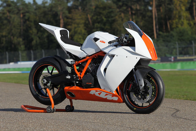 5066_2011_ktm_rc8_r_track_3_n2.jpg