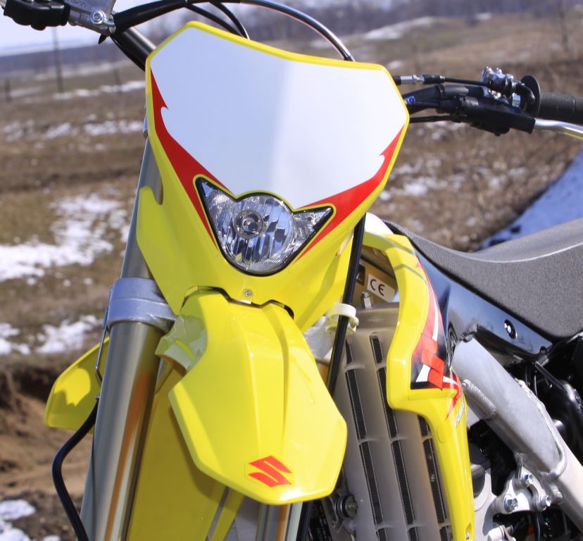 Motorok_Suzuki_RMX450Z_1.jpg