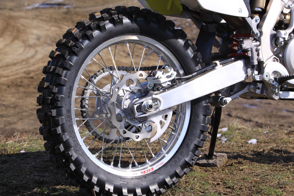 Motorok_Suzuki_RMX450Z_2.JPG