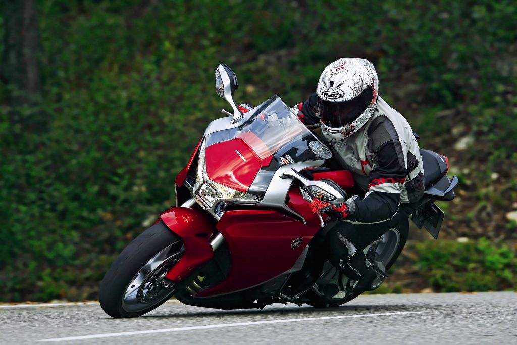 Motorok_Honda_VFR1200F_2010_6.jpg