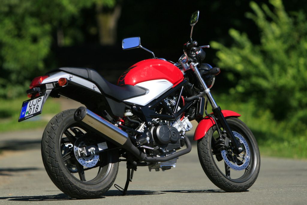 Motorok_Honda_VTR250_2009_7.JPG